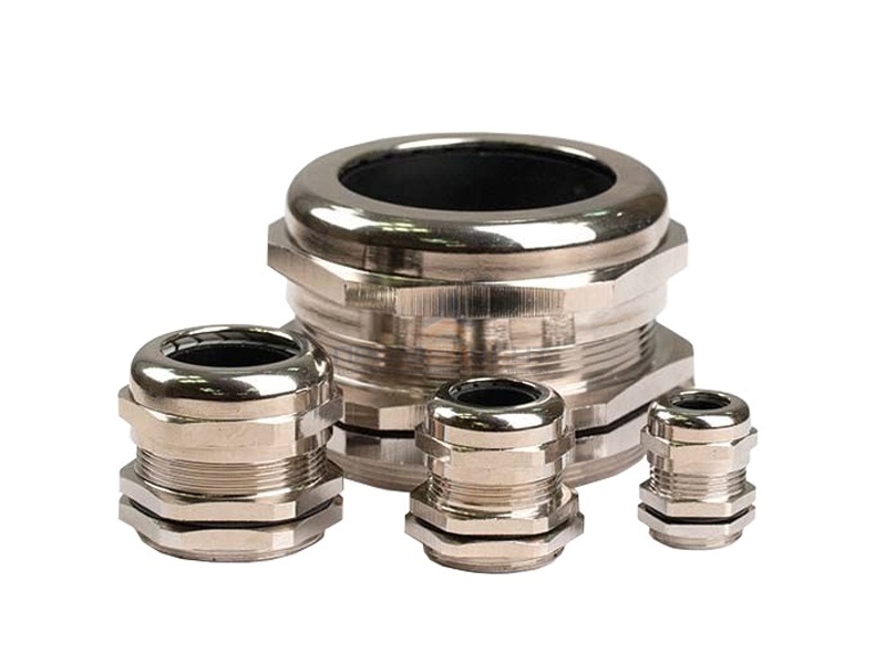 Латунный кабельный ввод, диаметр вводного отверстия М12, наружный диаметр кабель 3-7 мм.